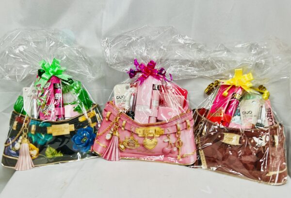 Chic Essentials Purse Gift Set