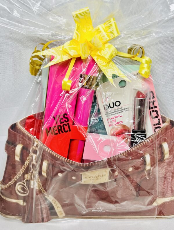 Chic Essentials Purse Gift Set