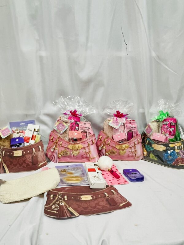 img_8236 Chic Essentials Purse Gift Set