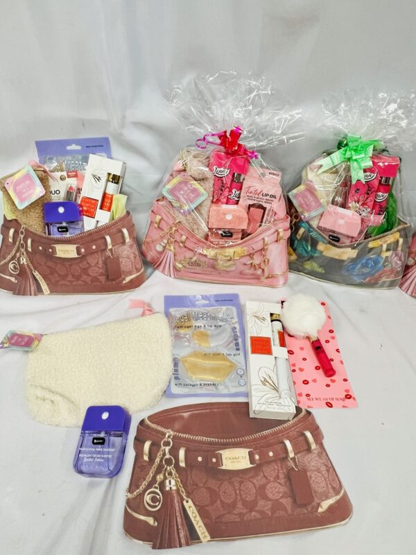 img_8241 Chic Essentials Purse Gift Set